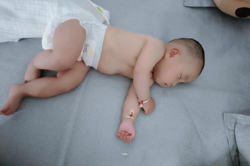 简阳宝宝发烧可以吹空调吗